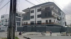 6bdrm Mansion in Lekki Phase 1 for sale
