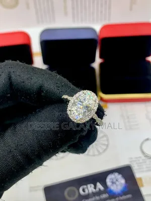 VVS Moissanite Wedding and Engagement Rings in Store