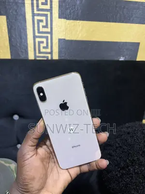 Apple iPhone X 64 GB White