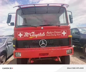 Mercedes 913 Pickup
Diesel Engine/ 6 Tires
6 Boat