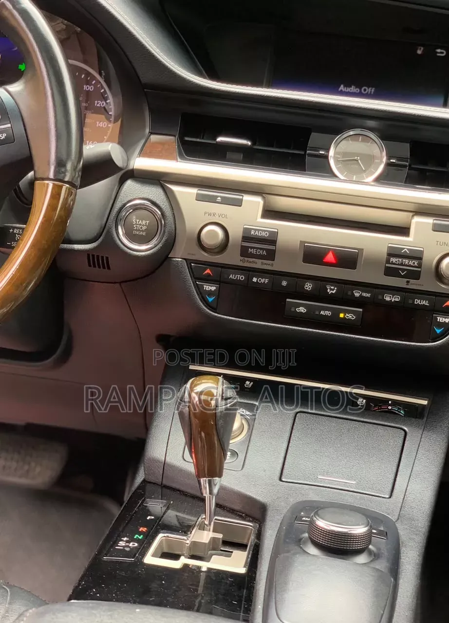 Lexus ES 2015 Black