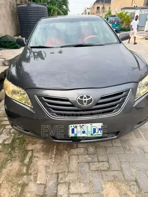 Toyota Camry XLE V6 4dr Sedan (3.5L 6cyl 6AM) 2009 Gray