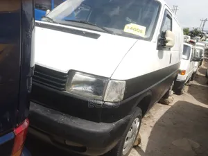 Volkswagen Transporter 2004 White