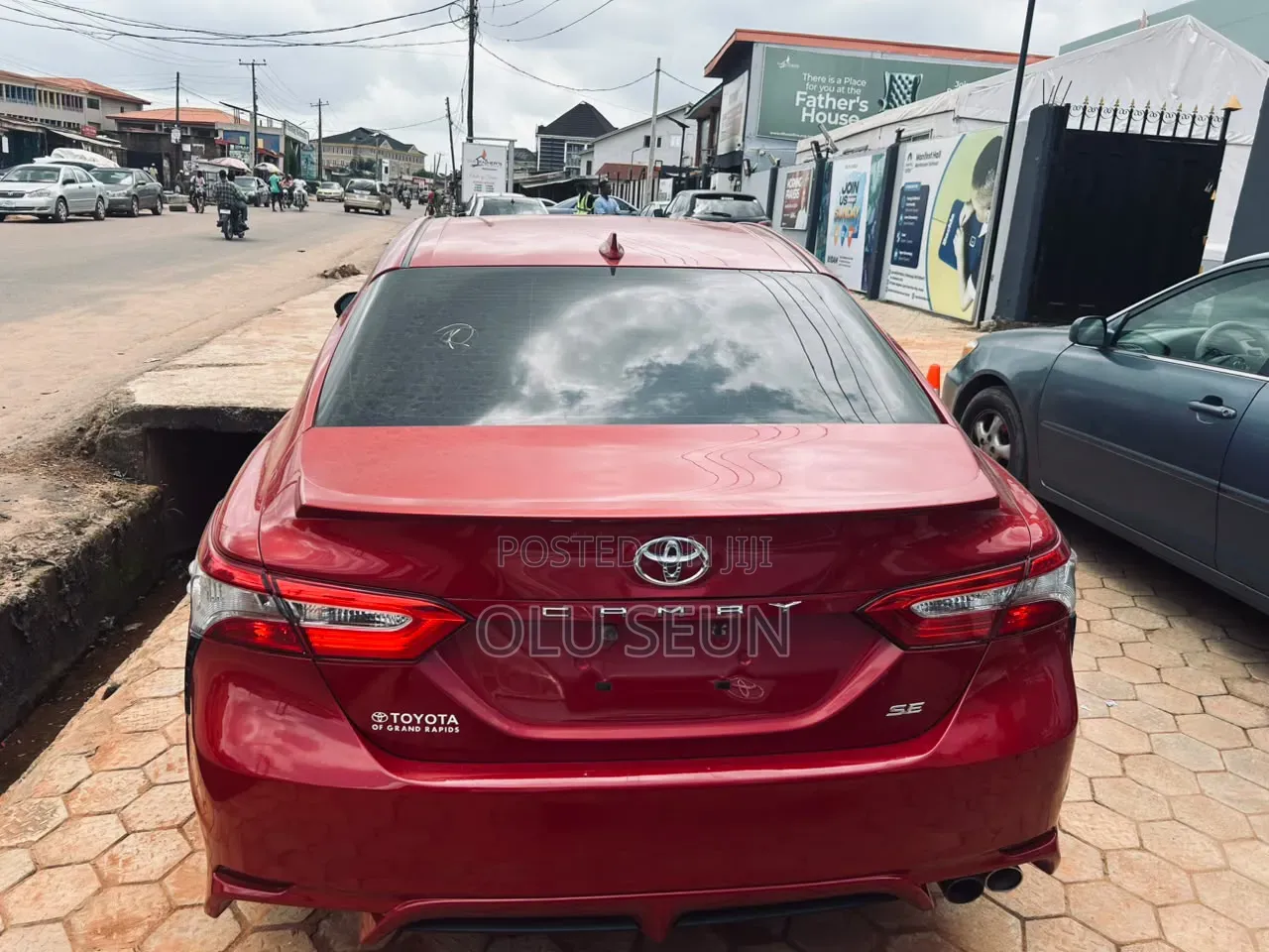 Toyota Camry 2019 Red