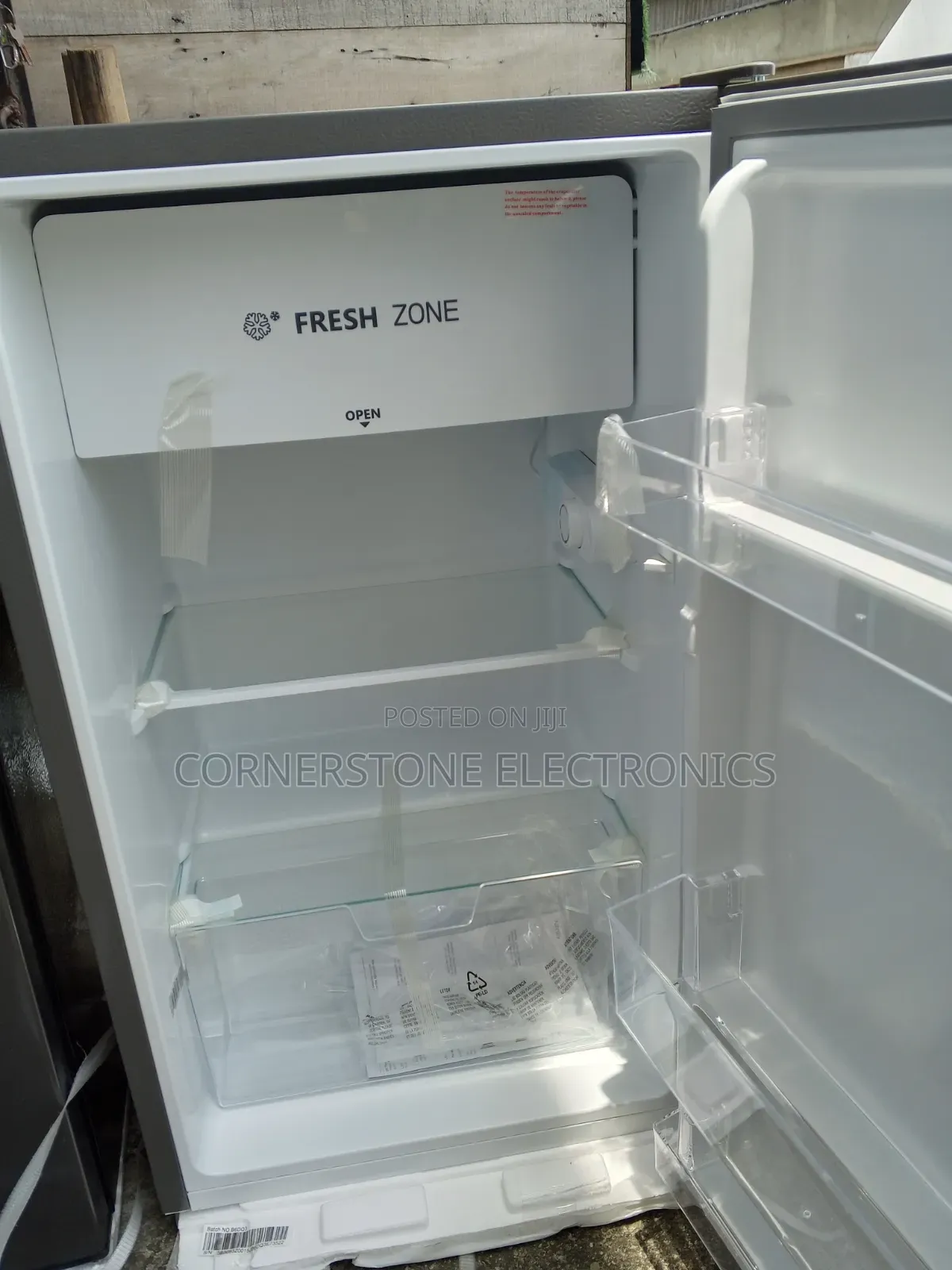Hisense Table Top Refrigerator 85l