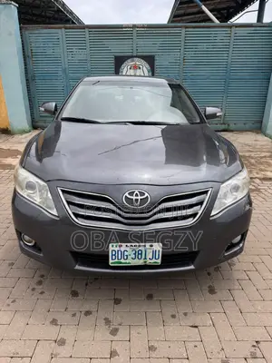 Toyota Camry 2010 Gray