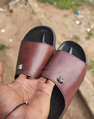 Handmade Easy-Wear Shoes for Native Attire
