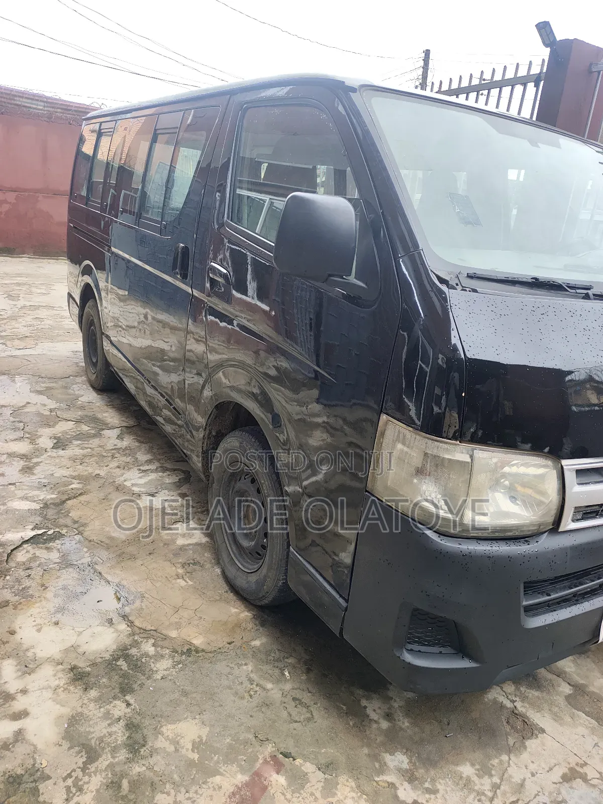 Toyota HiAce 2010 Black