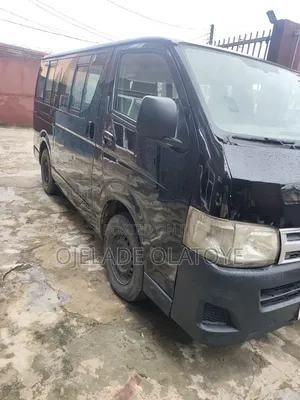Toyota HiAce 2010 Black