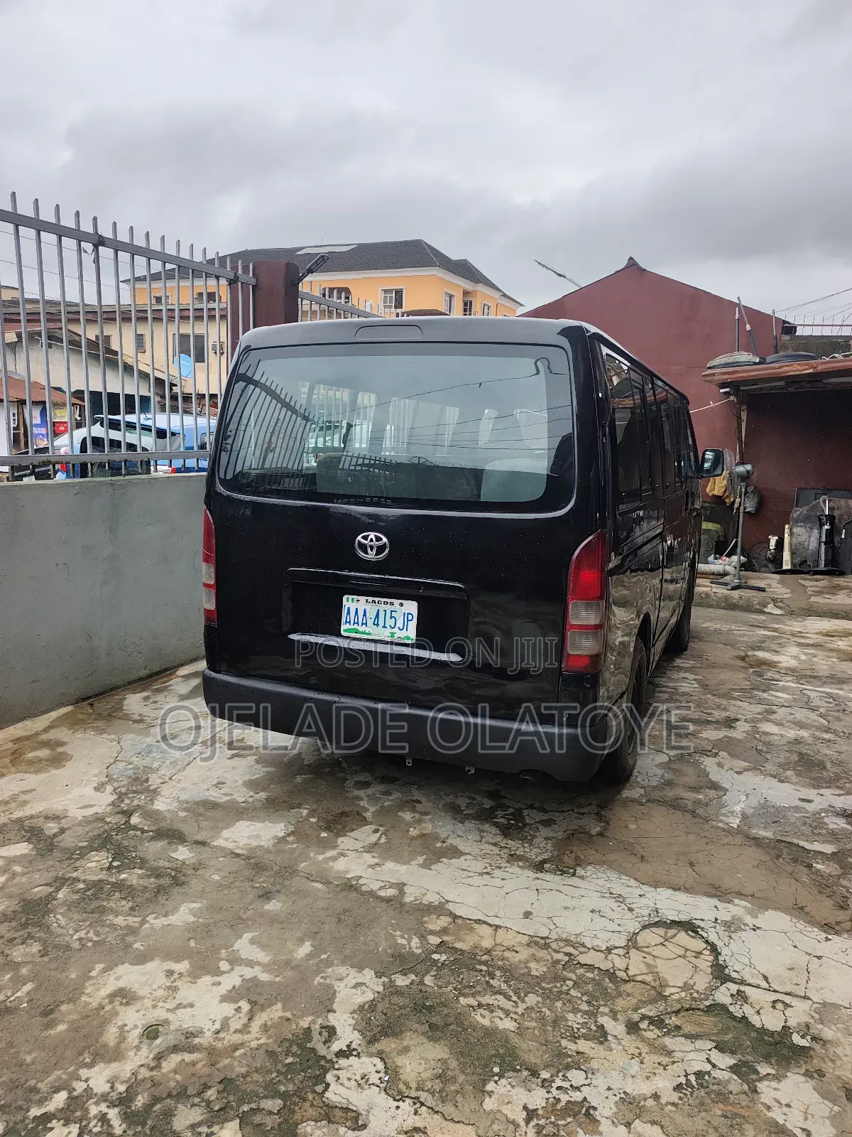 Toyota HiAce 2010 Black