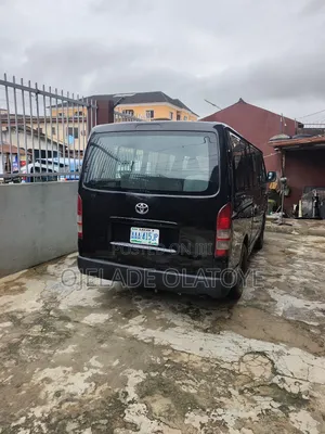 Toyota HiAce 2010 Black
