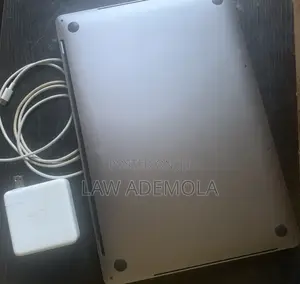 Laptop Apple MacBook Pro 2017 16GB Intel Core i7 SSD 512GB