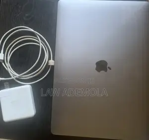 Laptop Apple MacBook Pro 2017 16GB Intel Core i7 SSD 512GB