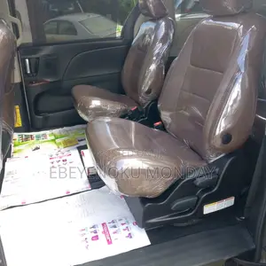 Toyota Sienna 2016 Gold