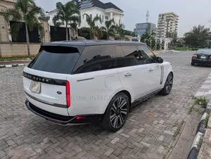 Land Rover Range Rover Vogue 2023 White