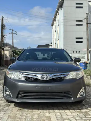 Toyota Camry LE 4dr Sedan (2.5L 4cyl 6A) 2012 Gray