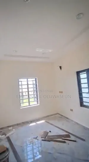 2bdrm Block of Flats in Apo Resettlement for rent