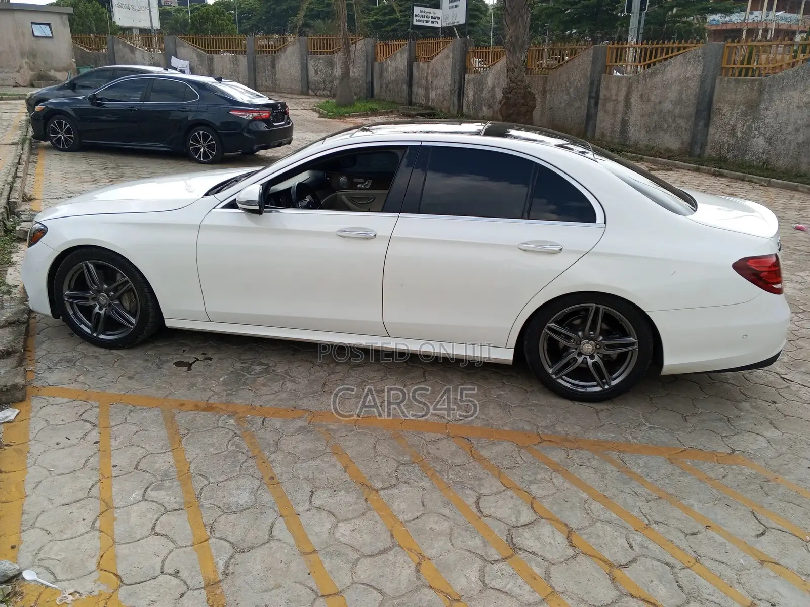 Mercedes-Benz E300 2017 White