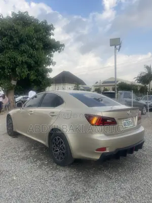 Lexus IS 2005 Gold