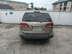 Toyota Sienna LE 2002 Brown