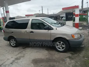 Toyota Sienna LE 2002 Brown
