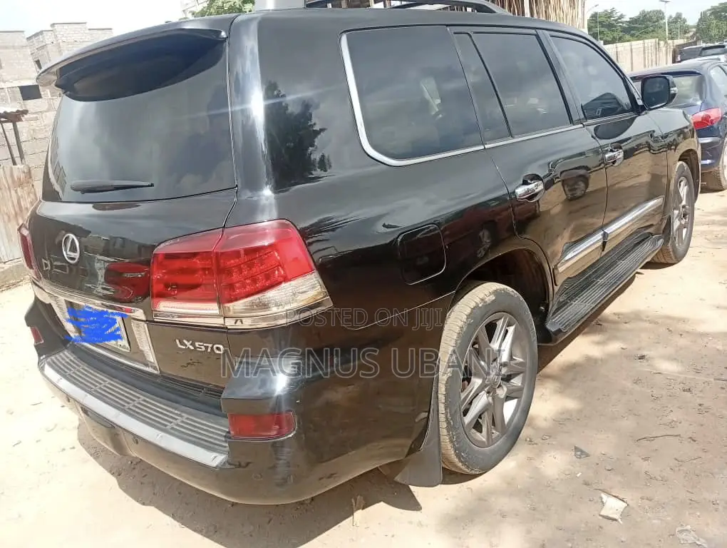 Lexus LX 570 2012 Black