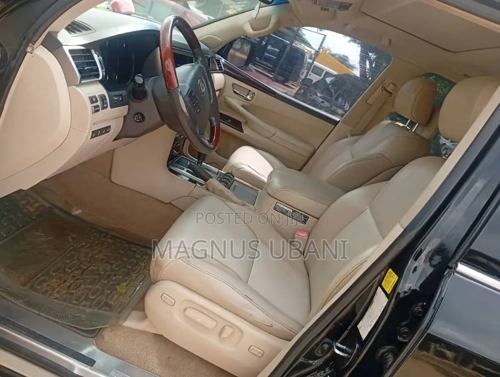Lexus LX 570 2012 Black