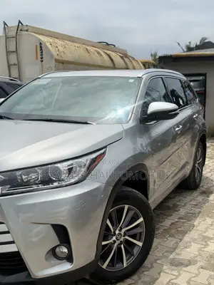 Toyota Highlander 2018 Silver