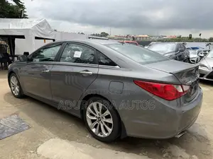 Hyundai Sonata SE Sedan FWD (2.4L 4cyl 6A) 2013 Gray