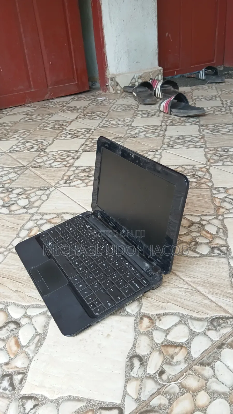 Laptop HP Mini 110 2GB Intel Pentium SSD 72GB