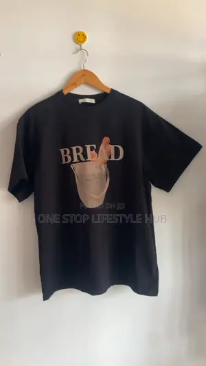 Trendy Vintage "Bread" Graphic Black T-Shirt – High Quality Streetwear