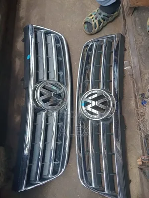 Front Grill Touareg 2005