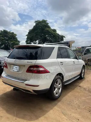Mercedes-Benz M Class ML350 4MATIC 4dr SUV AWD (3.5L 6cyl 7A) 2015 White