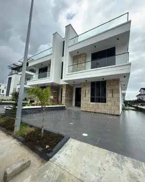 Furnished 5bdrm House in Lekki for sale
