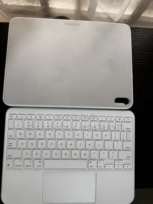 Apple Magic Keyboard Folio for iPad 10th Generation Open Box