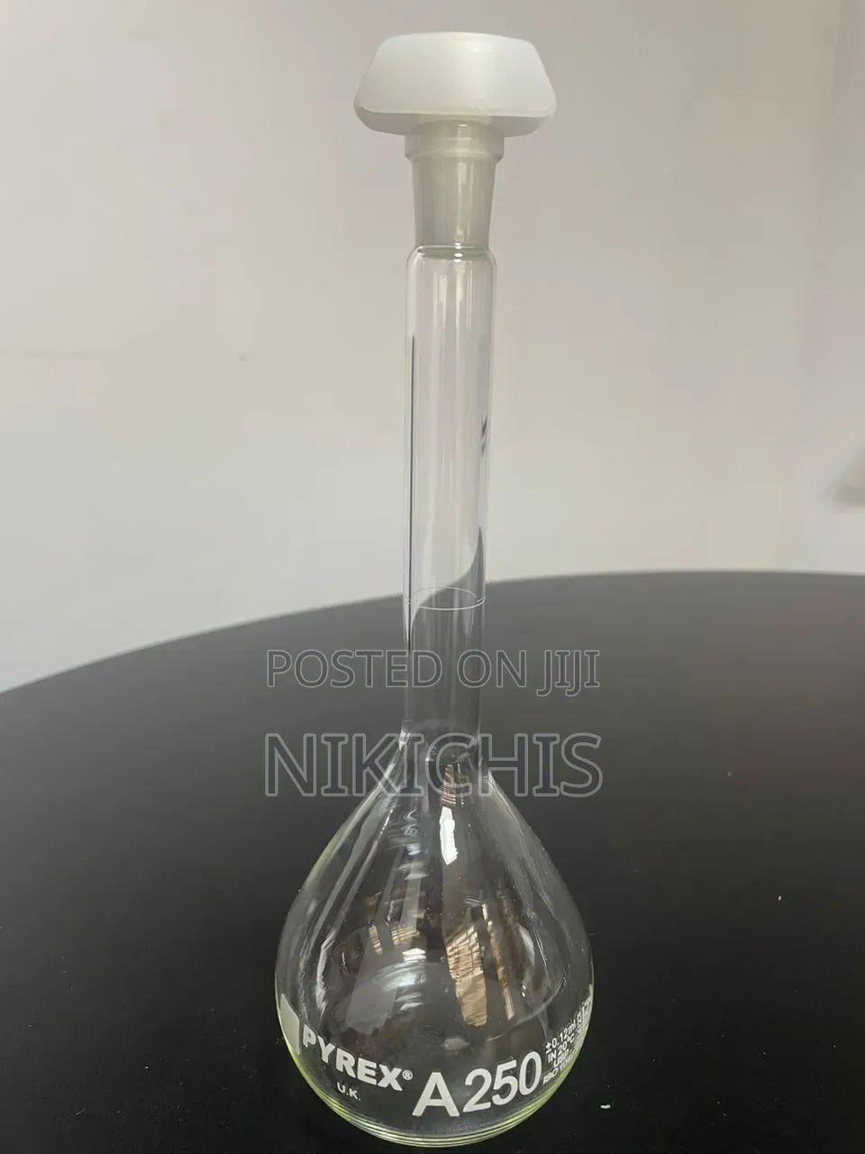 Pyrex Volumetric Flask, Class A, 250 Ml