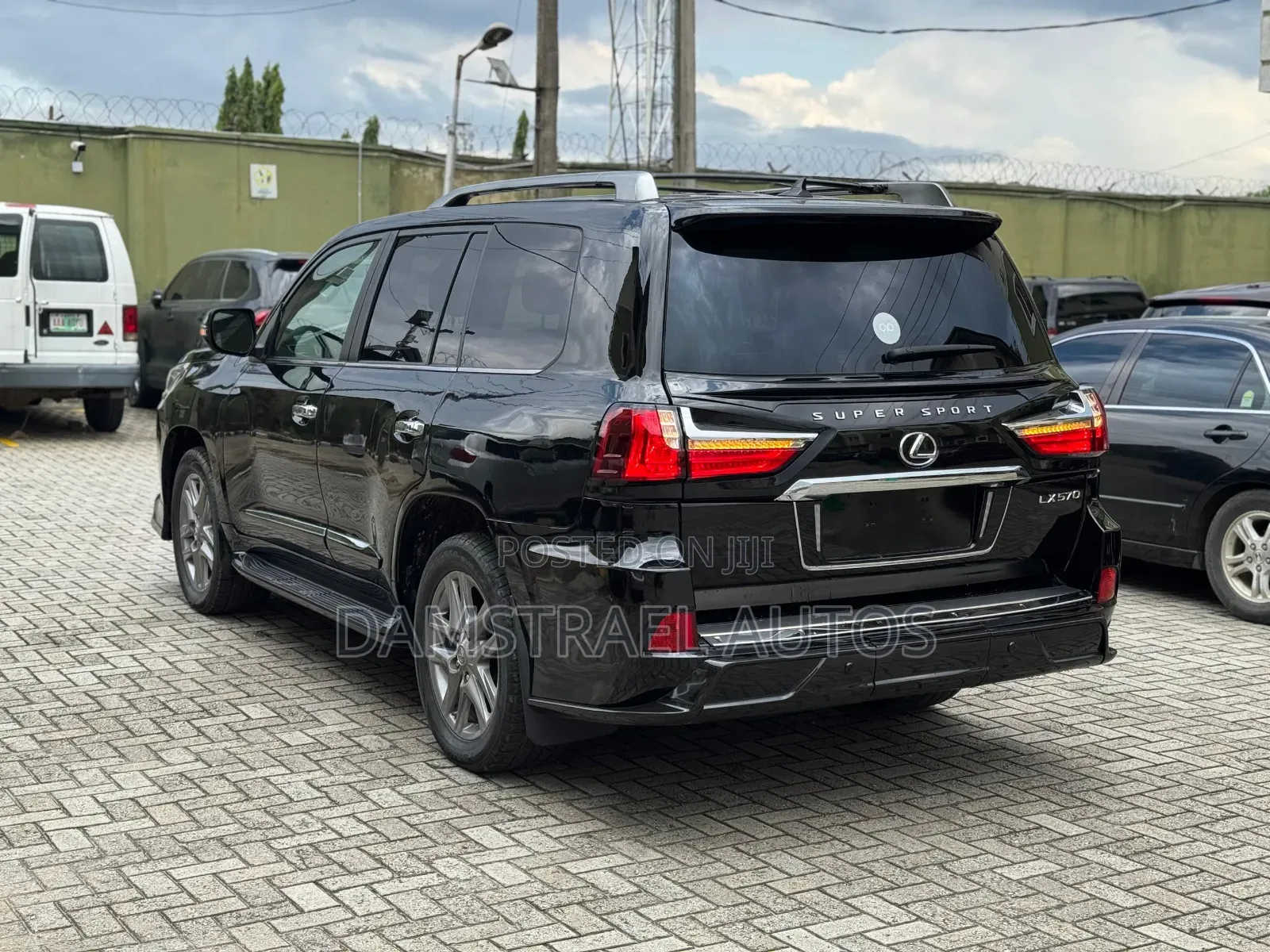 Lexus LX 570 2010 Black