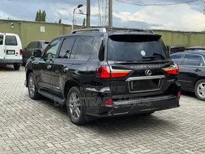 Lexus LX 570 2010 Black