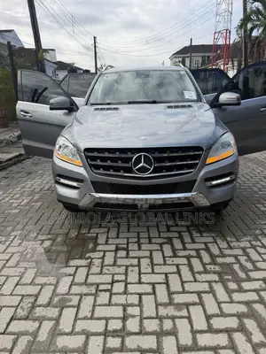 Mercedes-Benz M Class ML350 4MATIC 4dr SUV AWD (3.5L 6cyl 7A) 2015 Gray
