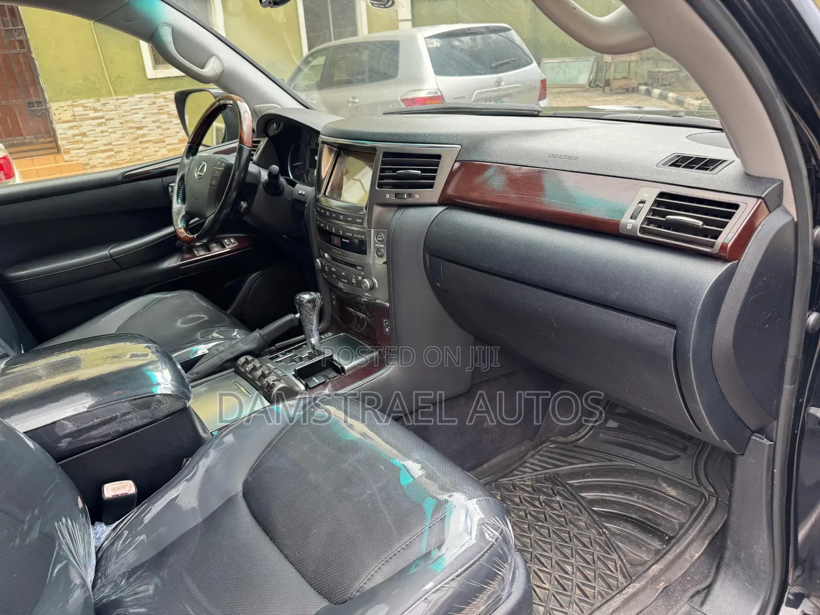 Lexus LX 570 2010 Black