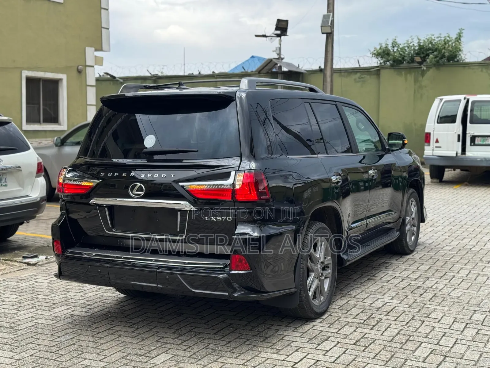 Lexus LX 570 2010 Black