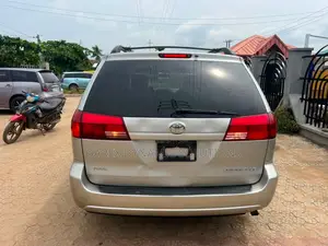 Toyota Sienna LE FWD 2006 Silver