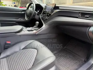 Toyota Camry SE 2022 Gray