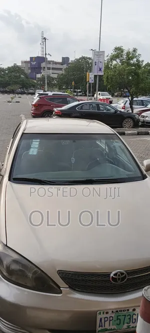 Toyota Camry 2005 Gold