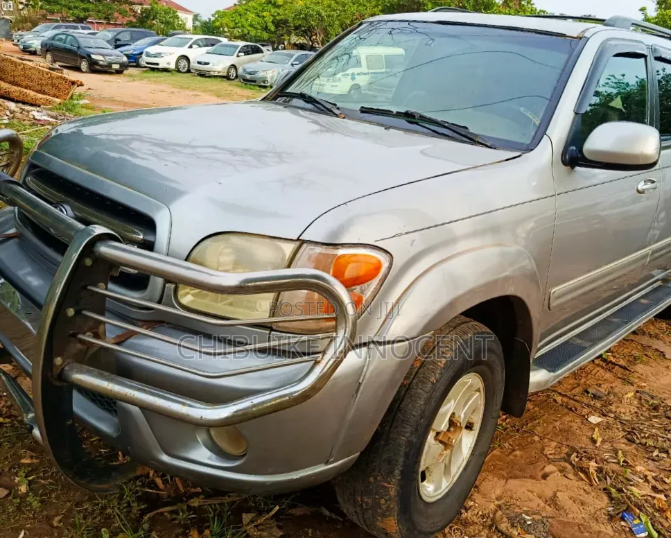 Toyota Sequoia 2004