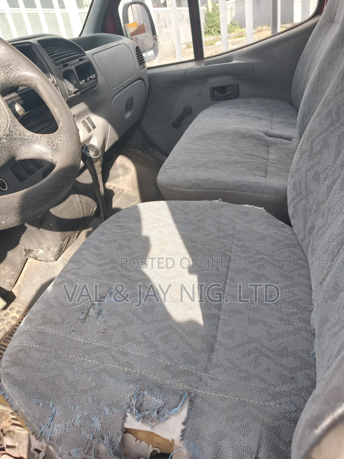 Ford Transit 2000 Red