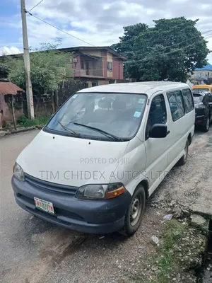 Toyota HiAce 2004 White