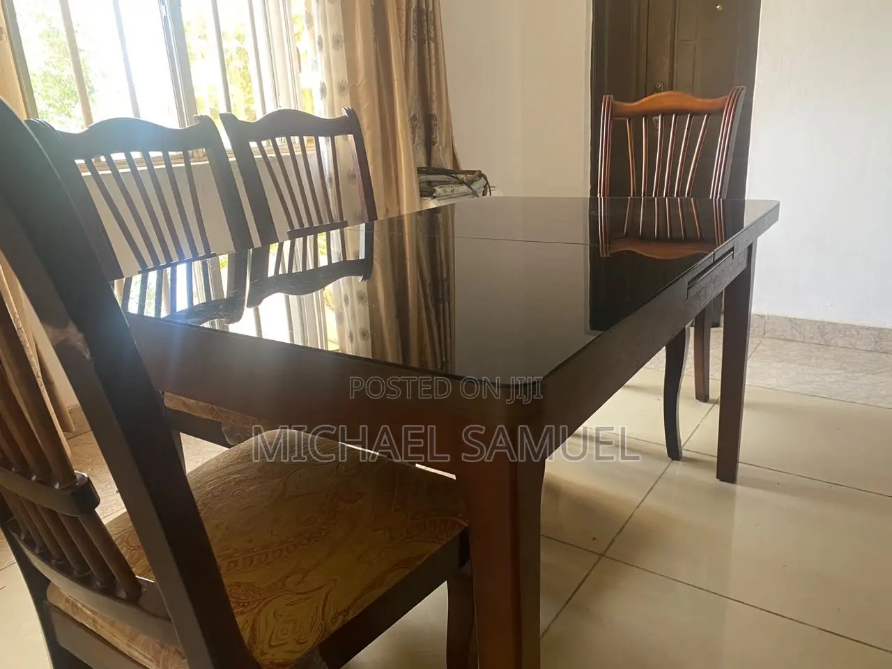 Furring Dining Table