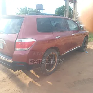 Toyota Highlander 2010 Red