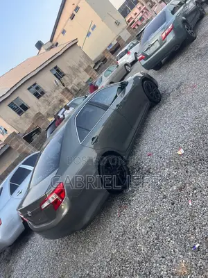 Toyota Camry LE 4dr Sedan (2.5L 4cyl 6A) 2014 Gray